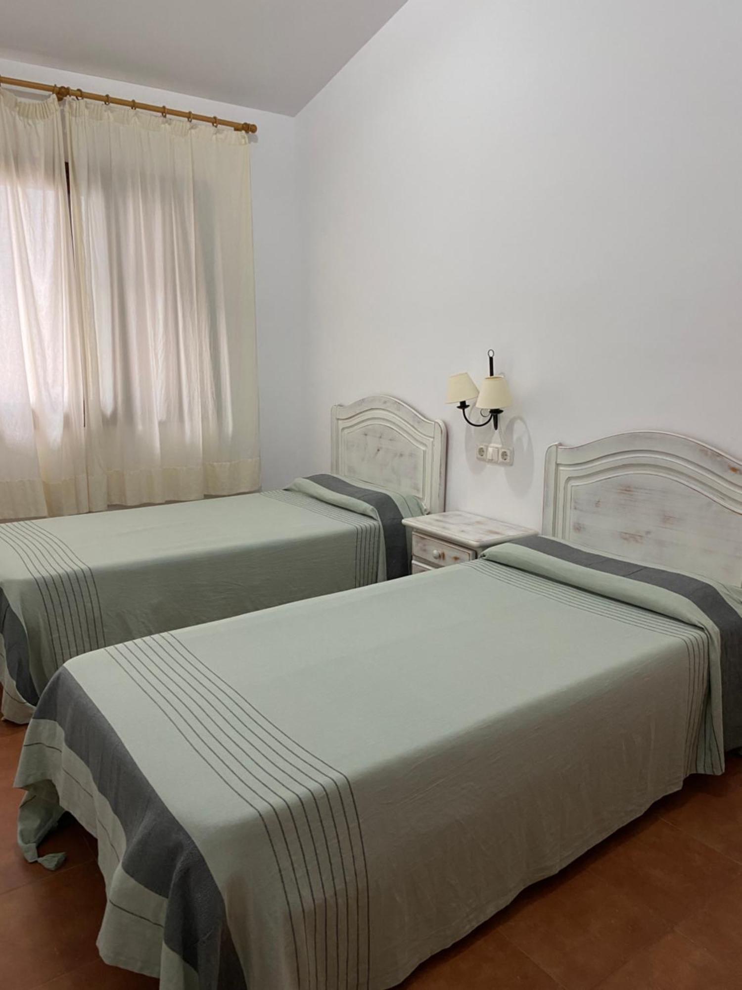 Apartamentos Llorca ปลัดจา เดอ ลัลมาดราวา ภายนอก รูปภาพ